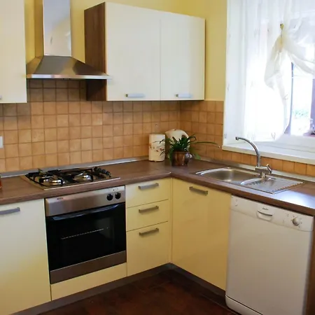 別荘 Nettes In Mit Eigener Terrasse By Interhome マトゥリ