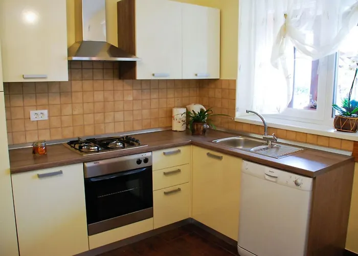 別荘 Nettes In Mit Eigener Terrasse By Interhome マトゥリ